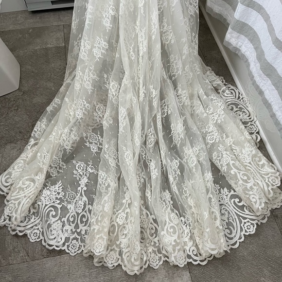 Ella Rosa Wedding Gown UNALTERED - Picture 7 of 10